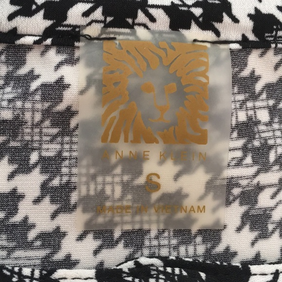 Anne Klein - Black & White Geometric Zip Up Blouse - Picture 8 of 8
